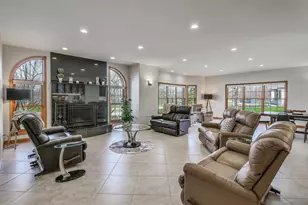 500 E Sherwood Dr, Addison, IL 60101 - Photo 18