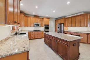 500 E Sherwood Dr, Addison, IL 60101 - Photo 12