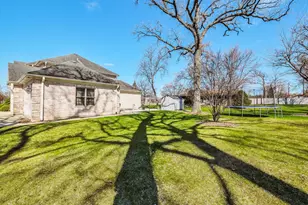 500 E Sherwood Dr, Addison, IL 60101 - Photo 50