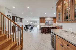 500 E Sherwood Dr, Addison, IL 60101 - Photo 8