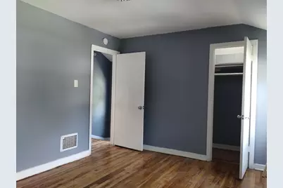 9848 S Yates Boulevard, Chicago, IL 60617 - Photo 8