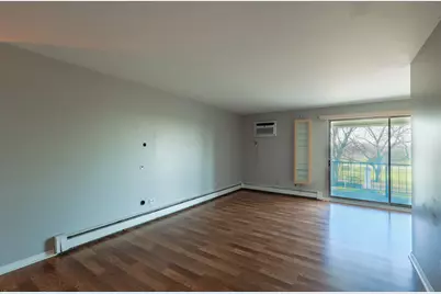 4410 W 111th Street #302, Oak Lawn, IL 60453 - Photo 2