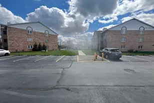 18320 Robin Ln, Homewood, IL 60430 - Photo 4