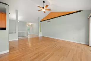 223 Quinlan Ave, Dekalb, IL 60115 - Photo 10