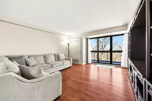 1800 Huntington Blvd, Hoffman Estates, IL 60169 - Photo 2