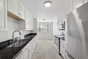 5851 Doe Cir, Westmont, IL 60559 - Photo 2