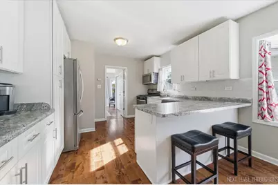 213 W School Street, Villa Park, IL 60181 - Photo 6