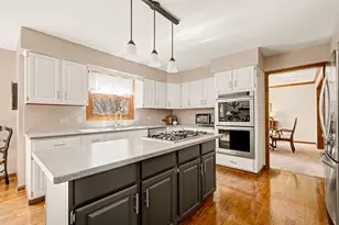 2012 Somerset Ln, Wheaton, IL 60189 - Photo 12