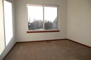 694 Lincoln Station Dr, Oswego, IL 60543 - Photo 12