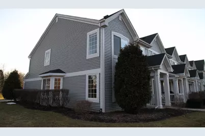 694 Lincoln Station Drive #694, Oswego, IL 60543 - Photo 2