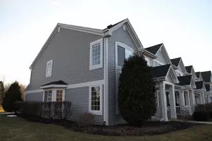 694 Lincoln Station Dr, Oswego, IL 60543 - Photo 2