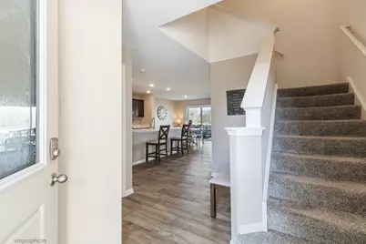 724 Wellington Lane, Cary, IL 60013 - Photo 2