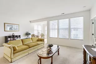 3321 Rockwell Cir, Mundelein, IL 60060 - Photo 8