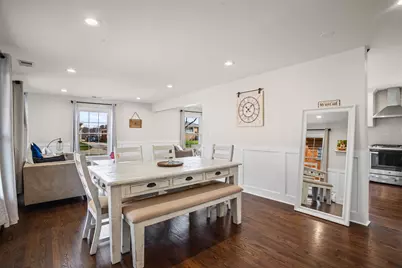 216 E Fremont Avenue, Elmhurst, IL 60126 - Photo 2