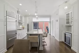 449 N Clinton St, Chicago, IL 60654 - Photo 6