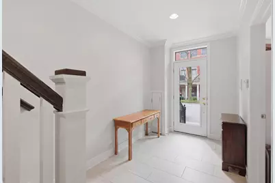449 N Clinton Street, Chicago, IL 60654 - Photo 2