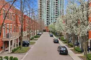 449 N Clinton St, Chicago, IL 60654 - Photo 18