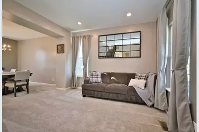 574 Coach Road, Yorkville, IL 60560 - Photo 6