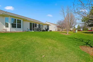 12314 Arlington Dr, Huntley, IL 60142 - Photo 2
