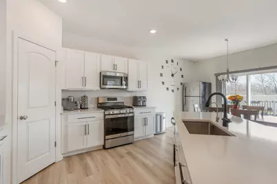 32062 Savannah Drive, Lakemoor, IL 60051 - Photo 10