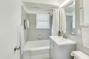 8124 W Courtland Ave W, Harwood Heights, IL 60706 - Photo 10