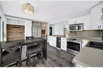 661 W Saint Aubin Drive, Addison, IL 60101 - Photo 14