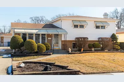 423 S Yale Avenue, Addison, IL 60101 - Photo 1