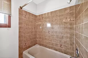 423 S Yale Ave, Addison, IL 60101 - Photo 14