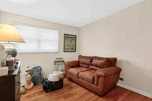 423 S Yale Ave, Addison, IL 60101 - Photo 8