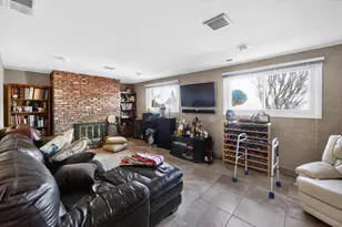 423 S Yale Ave, Addison, IL 60101 - Photo 16