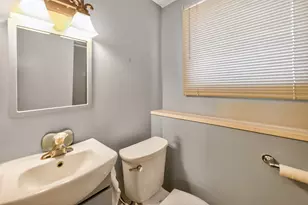 423 S Yale Ave, Addison, IL 60101 - Photo 18