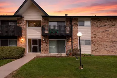 5A Kingery Quarter #102, Willowbrook, IL 60527 - Photo 2