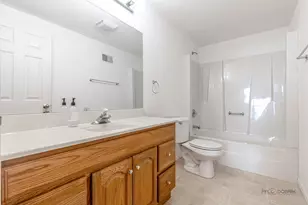 2212 Baxter Ct, Elgin, IL 60123 - Photo 34