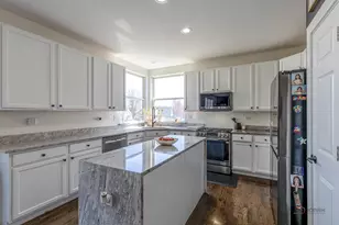 2212 Baxter Ct, Elgin, IL 60123 - Photo 14
