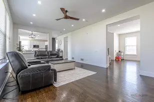 2212 Baxter Ct, Elgin, IL 60123 - Photo 10