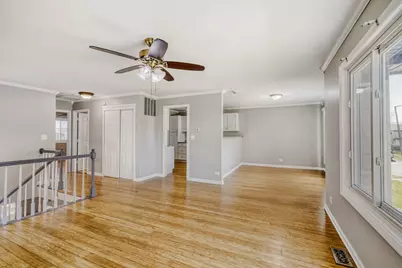 2058 Leeward Lane, Hanover Park, IL 60133 - Photo 4