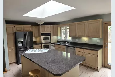 5787 N Clifford Avenue, Chicago, IL 60646 - Photo 4