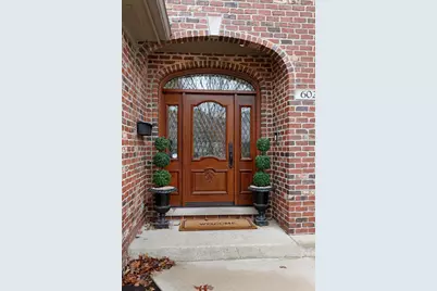 602 S Sunnyside Avenue, Elmhurst, IL 60126 - Photo 2