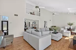 812 Tam O Shanter Cir, Bolingbrook, IL 60440 - Photo 4