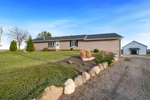 5380 Steward Rd, Rockford, IL 61101 - Photo 2