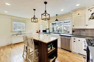 5083 Chambers Dr, Hoffman Estates, IL 60010 - Photo 8