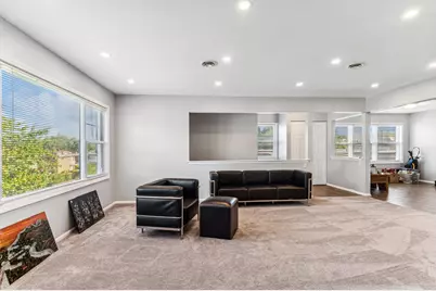 8951 Skokie Boulevard #3, Skokie, IL 60077 - Photo 2