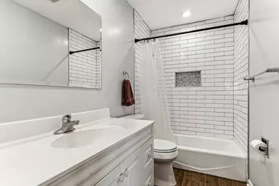 8951 Skokie Boulevard #3, Skokie, IL 60077 - Photo 10
