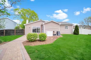 115 Abbeywood Cir, Streamwood, IL 60107 - Photo 26