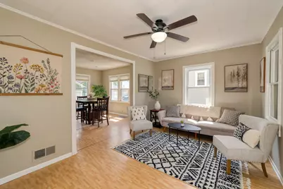 318 S 11th Avenue, Saint Charles, IL 60174 - Photo 4