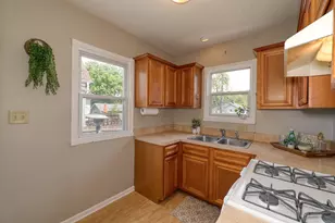 318 S 11th Ave, Saint Charles, IL 60174 - Photo 8