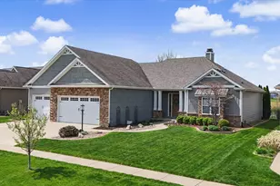 405 Denton Dr, Savoy, IL 61874 - Photo 2