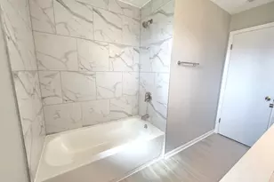 7841 W 74 St, Bridgeview, IL 60455 - Photo 6