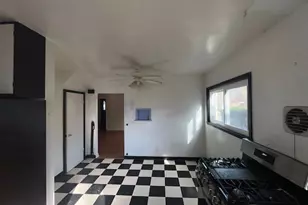 511 S Russell St, Champaign, IL 61821 - Photo 6