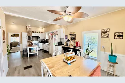 521 S Cherry Street, Centralia, IL 62801 - Photo 10